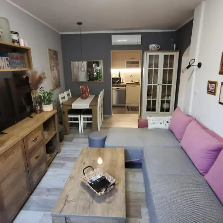 Apartmán With Garden